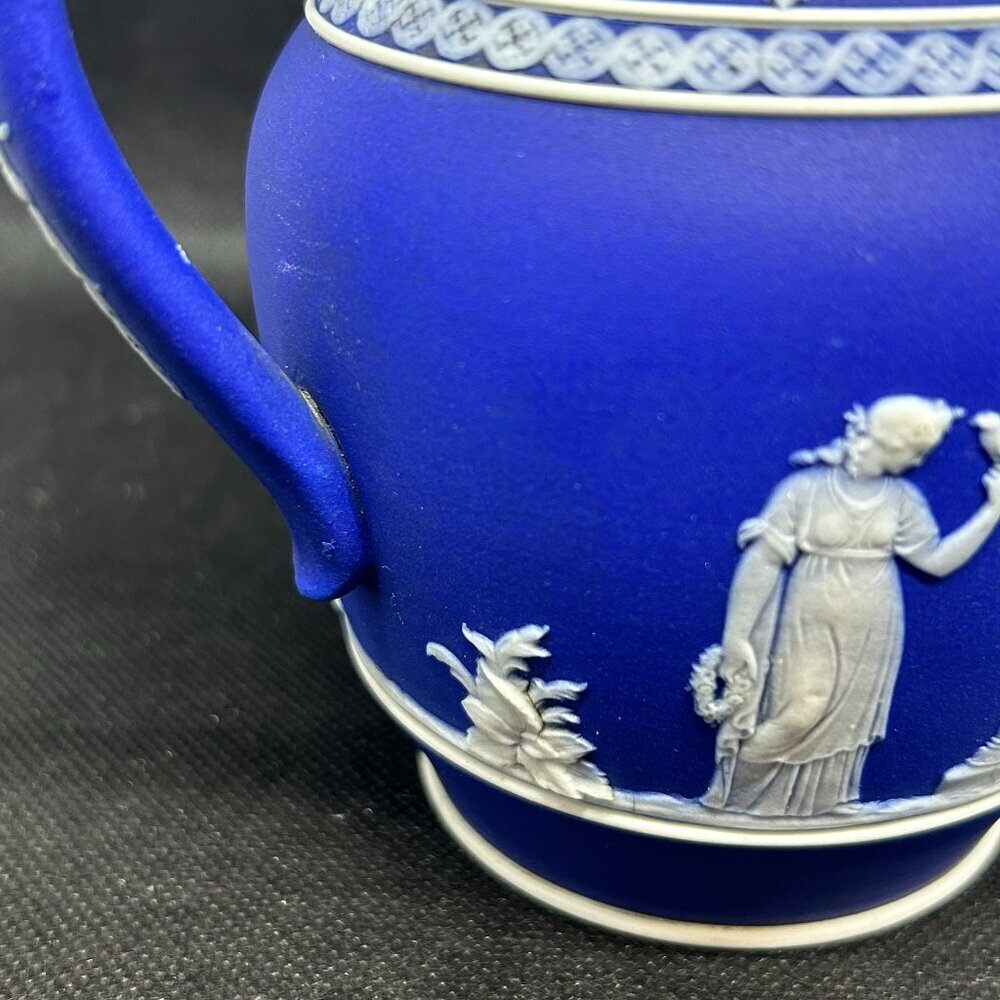 Antique Wedgwood Jasperware rope handled jug/pitcher c. Late 1800s- early 1900’s - Picture 5 of 15